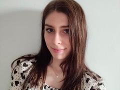 GlamPia - female with brown hair and  small tits webcam at xLoveCam