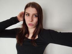 GlamPia - female with brown hair and  small tits webcam at xLoveCam