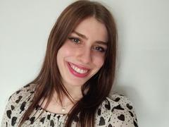 GlamPia - female with brown hair and  small tits webcam at xLoveCam