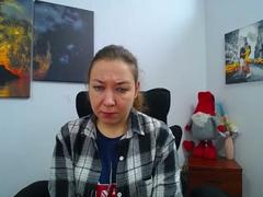 GlariyYana from xLoveCam