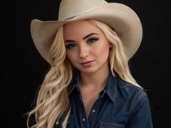 GlariyaHot - female webcam at xLoveCam