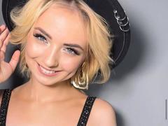 GlariyaHot - female webcam at xLoveCam