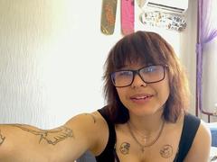 GlennisPaschel - female with black hair webcam at xLoveCam