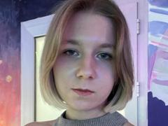GloriaBubble - female webcam at xLoveCam