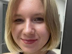 GloriaBubble from xLoveCam