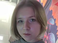 GloriaBubble - female webcam at xLoveCam