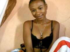 GloriaHun from xLoveCam