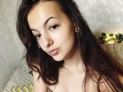 GloriaSexx - female with brown hair webcam at ImLive