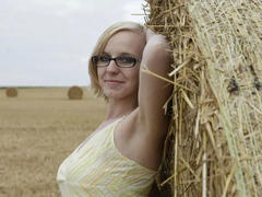 Glory-Glasses-hot - blond female webcam at xLoveCam