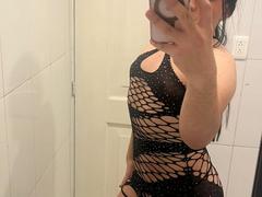 GlossyyBratz from xLoveCam