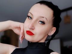 GoddessMoonx - female with brown hair webcam at xLoveCam