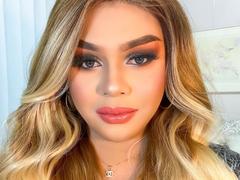 GoddessRoxy69 - shemale webcam at xLoveCam