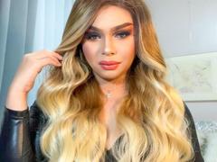 GoddessRoxy69 - shemale webcam at xLoveCam