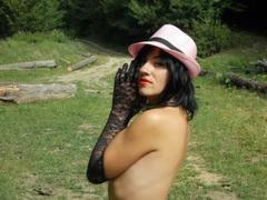 GoddessUniq-hot from xLoveCam