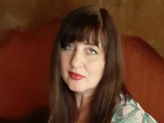 GoldenCaramel - female with brown hair webcam at xLoveCam