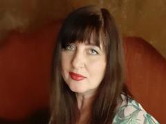 GoldenCaramel from xLoveCam