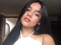 GoldenMusse from xLoveCam