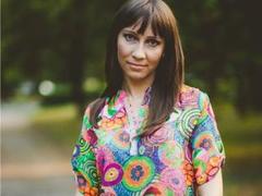 GoodGlamorGirl - female with brown hair and  small tits webcam at xLoveCam
