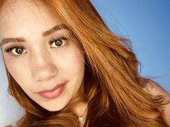 GraceHottieX - female with brown hair webcam at xLoveCam