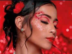 GraceLunaWallace - female with brown hair and  big tits webcam at xLoveCam