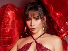 GraceLunaWallace - female with brown hair and  big tits webcam at xLoveCam