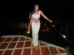 GraceLunaWallace - female with brown hair and  big tits webcam at xLoveCam