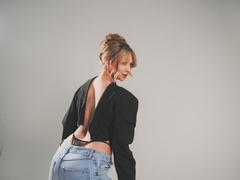 GracefulLook - female webcam at xLoveCam