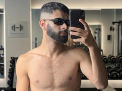 Gregoleon from xLoveCam
