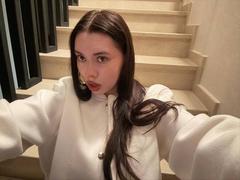 KatieBuss - female with brown hair webcam at LiveJasmin