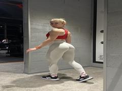 GwynBartell - blond female webcam at xLoveCam