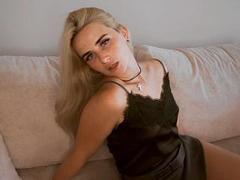 HaileyMayer - blond female with  big tits webcam at LiveJasmin