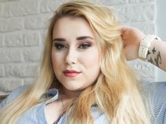 HaileyLush - blond female with  big tits webcam at xLoveCam