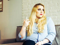 HaileyLush - blond female with  big tits webcam at xLoveCam