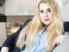 HaileyLush - blond female with  big tits webcam at xLoveCam