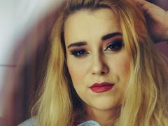 HaileyLush - blond female with  big tits webcam at xLoveCam