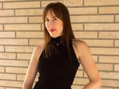 HaileyMoonn - female with brown hair webcam at xLoveCam