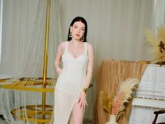 HaileyDevidson - female with brown hair webcam at LiveJasmin