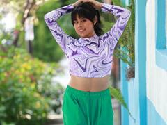 HairyDuchess - female with black hair webcam at xLoveCam