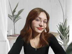 HalleTreats - female with brown hair and  big tits webcam at LiveJasmin