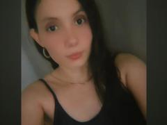 HallieMils - female with brown hair webcam at xLoveCam