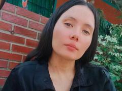 HallieMils - female with brown hair webcam at xLoveCam