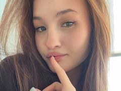 HanaGardinier - female with black hair webcam at xLoveCam