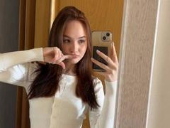 HanaGardinier - female with black hair webcam at xLoveCam