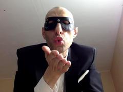 HandsomeAlfie - male webcam at xLoveCam