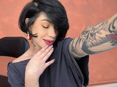 HannahBorbon - female with black hair webcam at xLoveCam