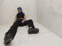 HannaDown-hot - blond female webcam at xLoveCam