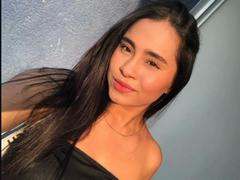 HannaHarper - female with black hair and  big tits webcam at xLoveCam