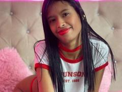 HannaReber - female webcam at xLoveCam