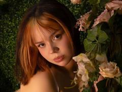 HanniRoss - female with brown hair webcam at xLoveCam