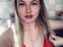 HanterHello - female with brown hair webcam at xLoveCam